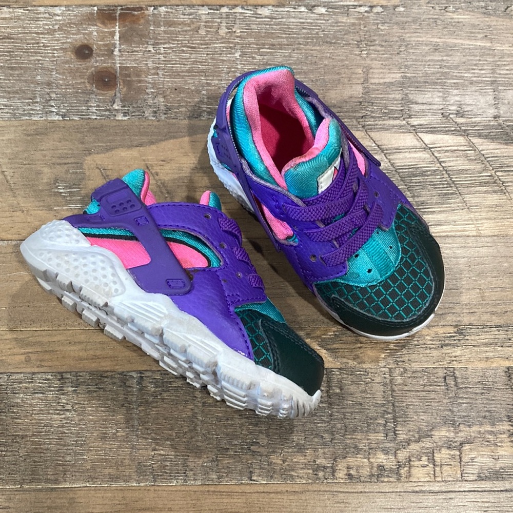 Nike Huarache (Size: 5C)